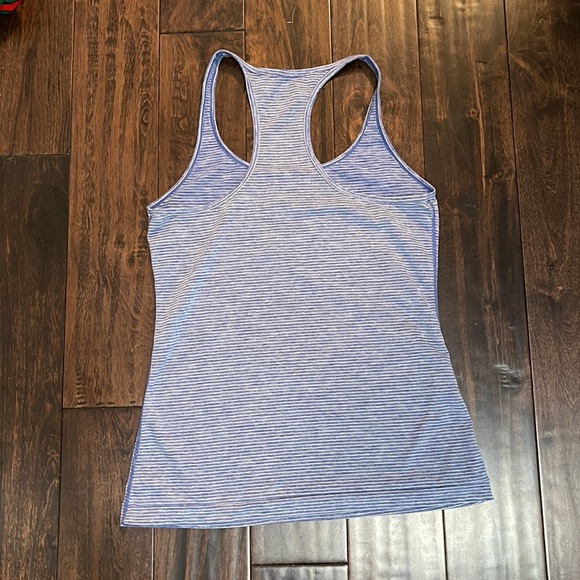 Pair of Gap Fit Tank Tops - Picture 7 of 8